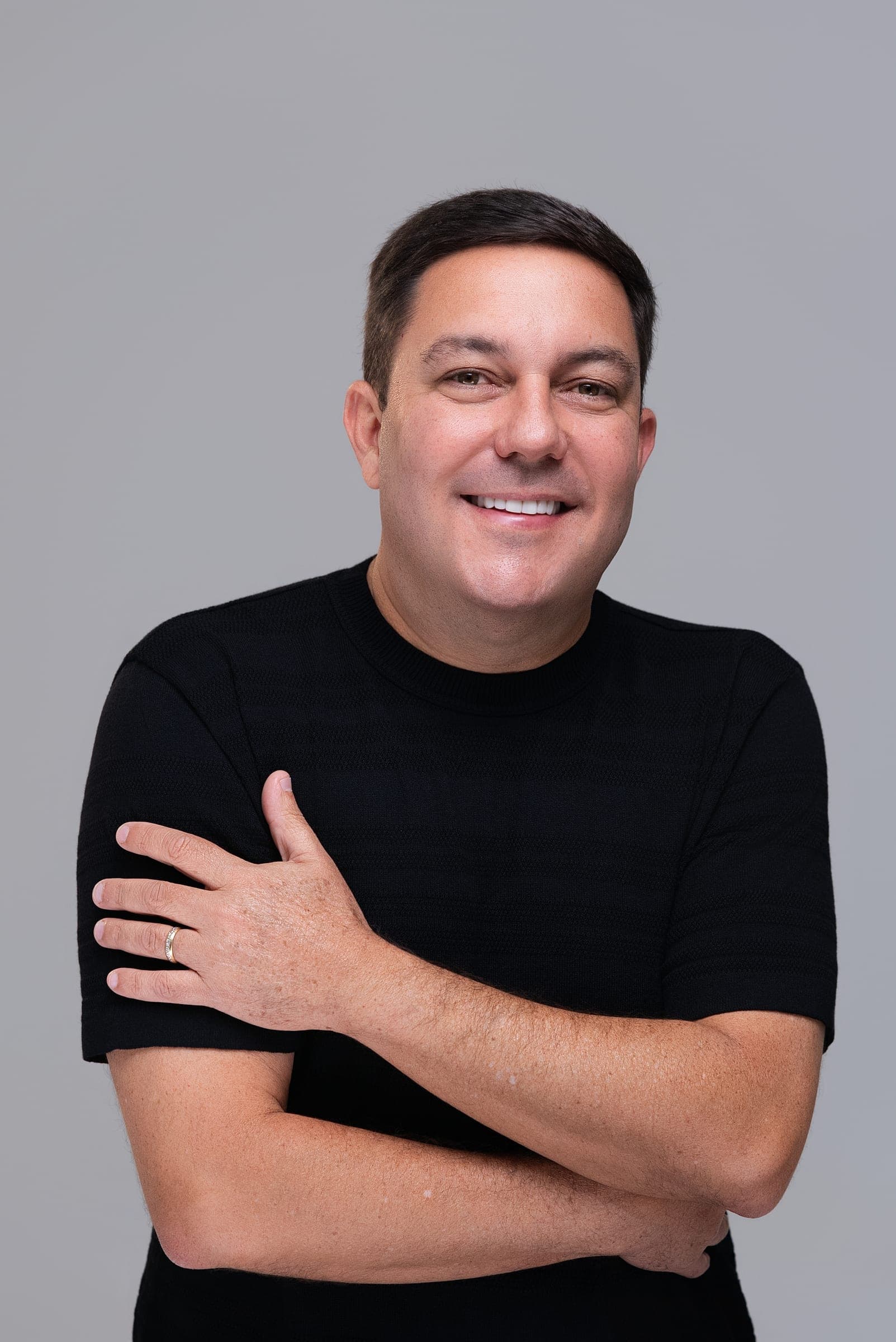 Retrato de camisa preta – Beta Rede